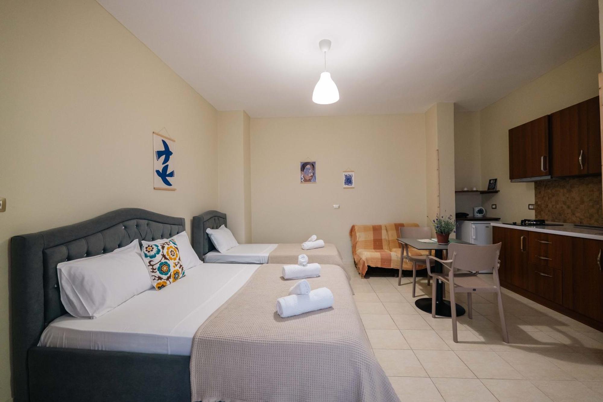 Kalpazo Kaja Vila Garden Golem  Εξωτερικό φωτογραφία
