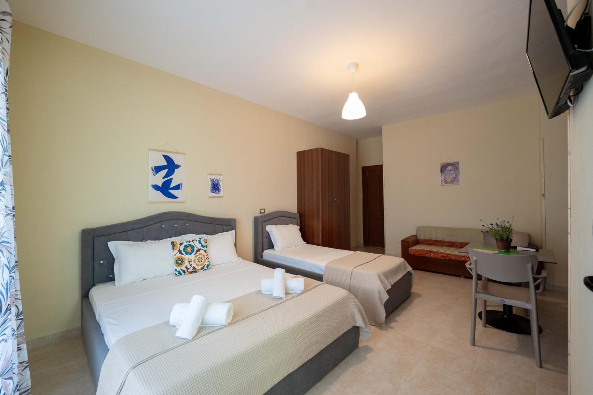 Kalpazo Kaja Vila Garden Golem  Εξωτερικό φωτογραφία
