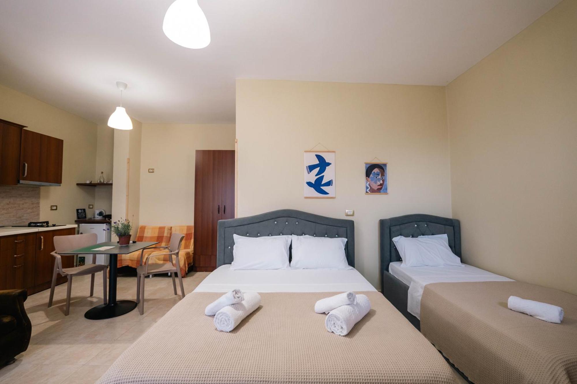Kalpazo Kaja Vila Garden Golem  Εξωτερικό φωτογραφία