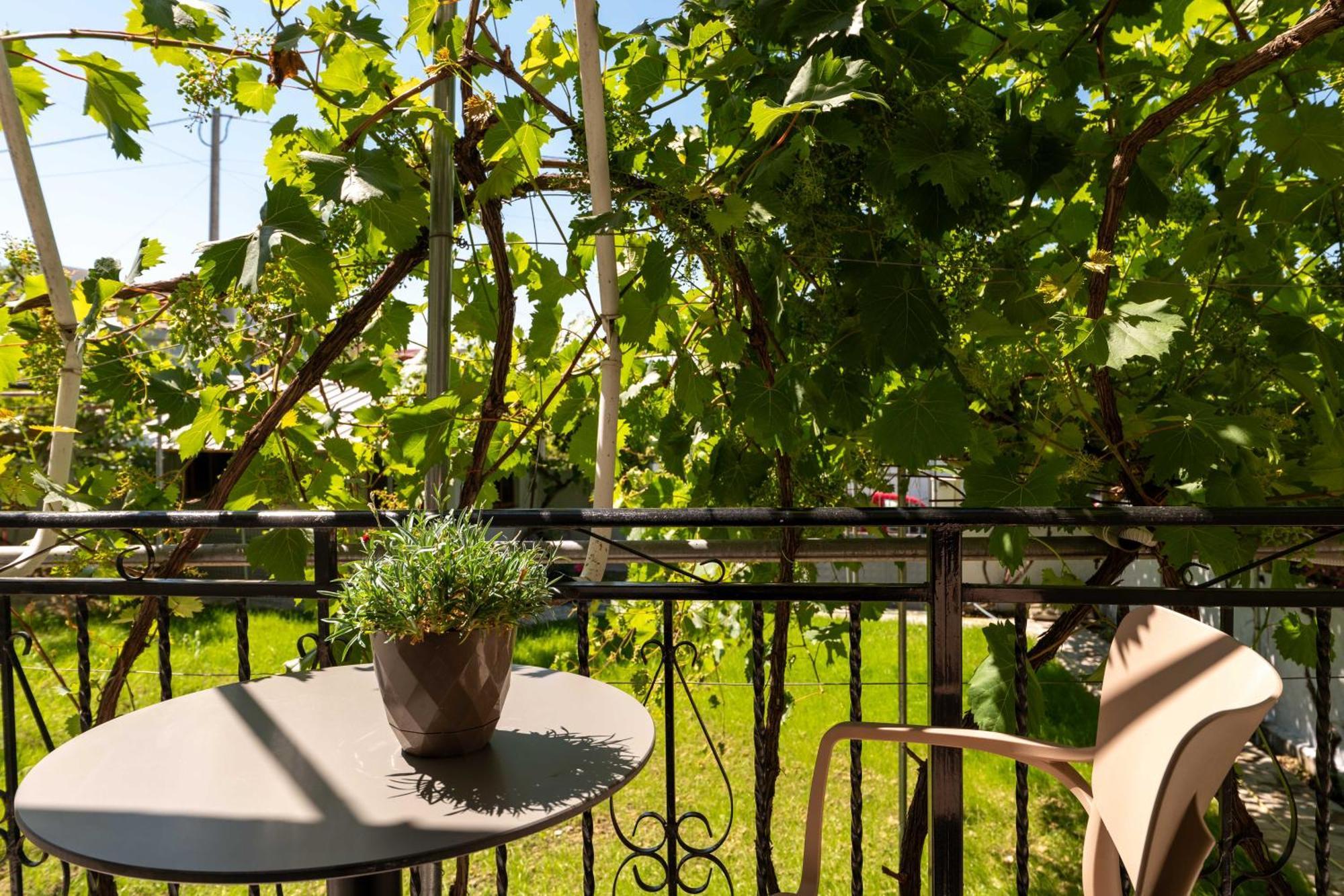 Kalpazo Kaja Vila Garden Golem  Εξωτερικό φωτογραφία