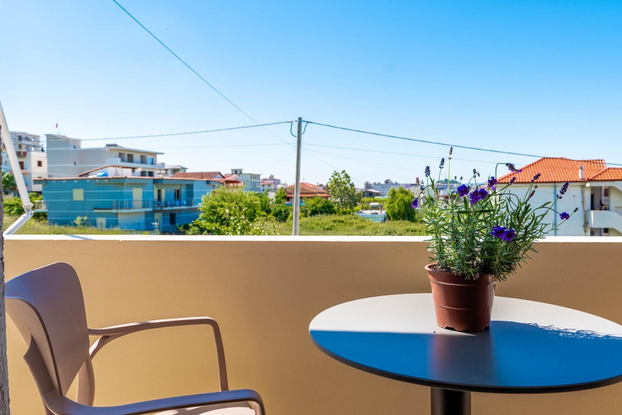 Kalpazo Kaja Vila Garden Golem  Εξωτερικό φωτογραφία