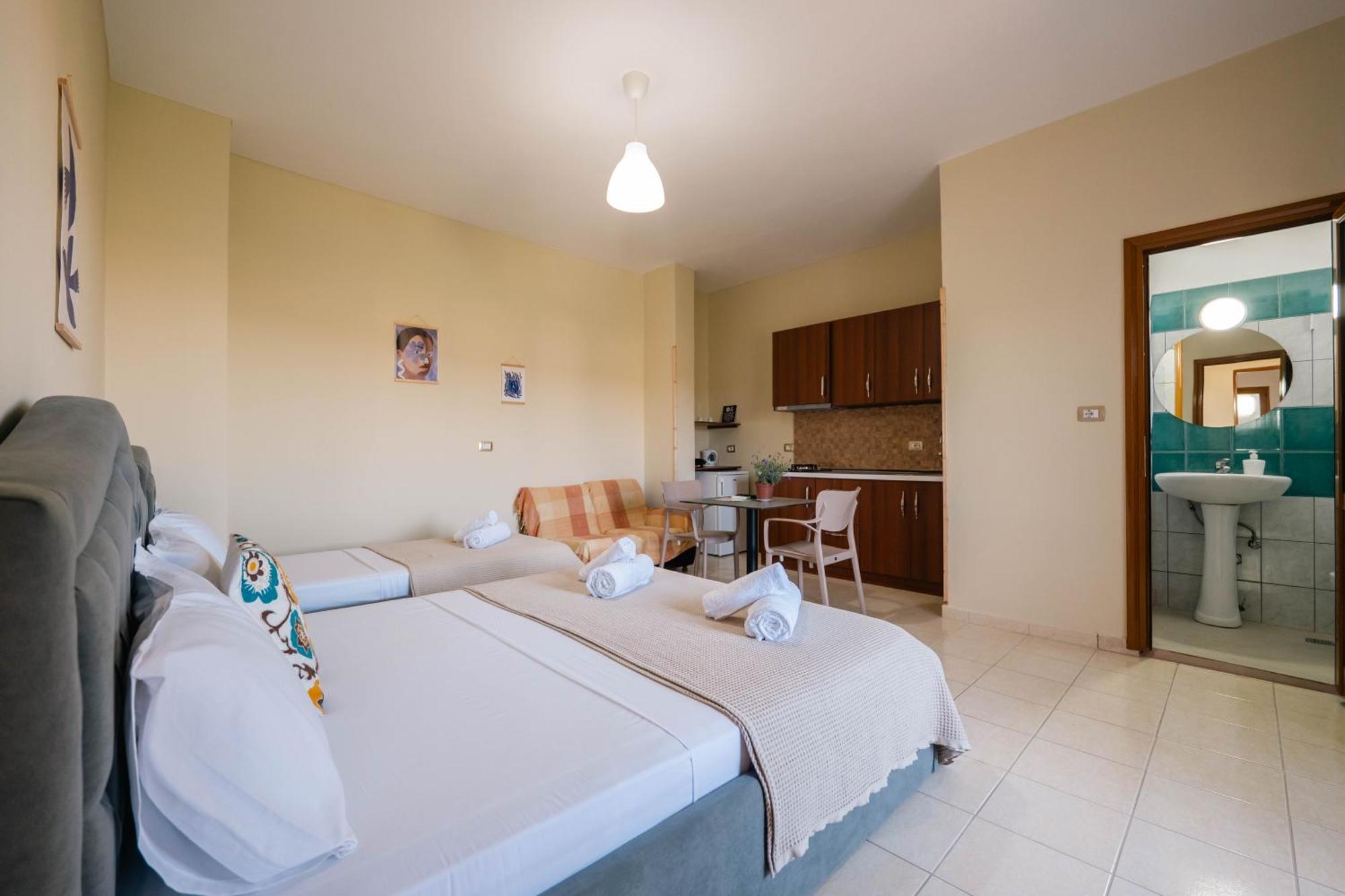 Kalpazo Kaja Vila Garden Golem  Εξωτερικό φωτογραφία
